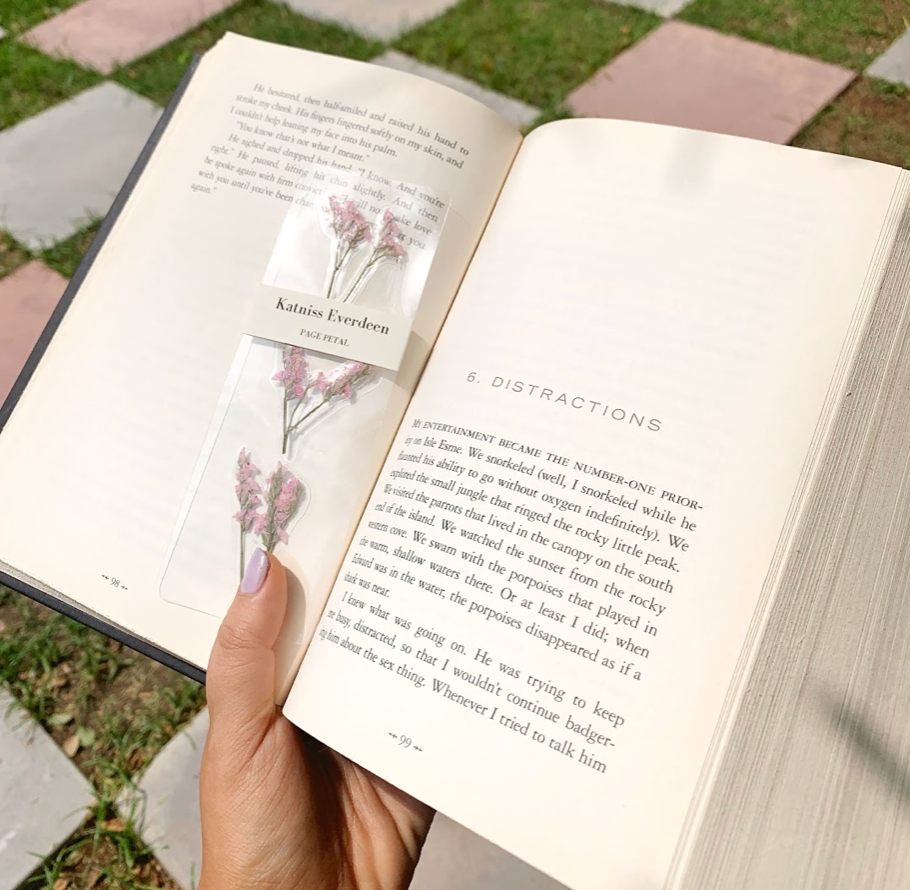 Your Perfect Flower-Pressed Bookmark, Based on Your Zodiac Sign