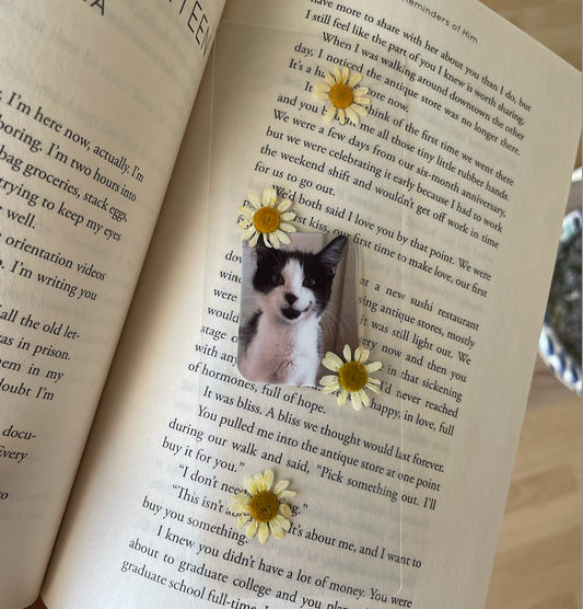 Pretty & Personalized Bookmarks: The Most Unique & Special Gifts for Book Lovers
