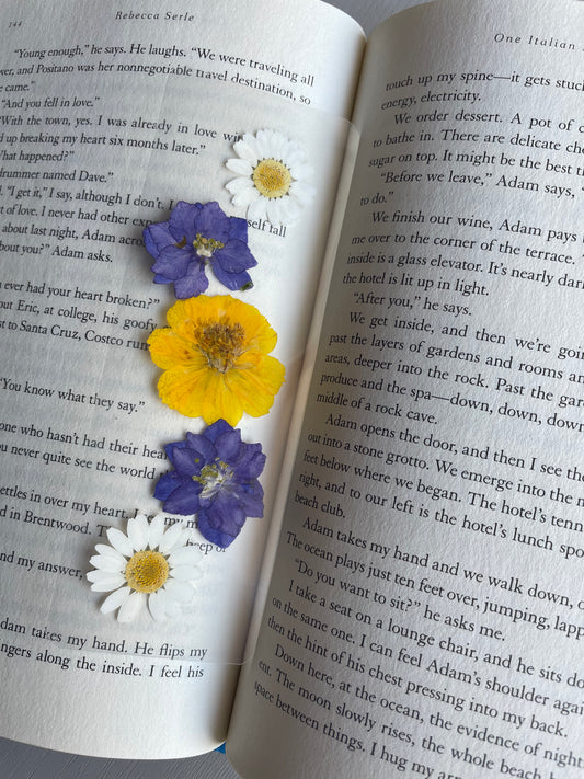 Violet Sorrengail Bookmark